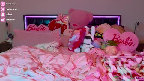 Snapshot of riababe chatting on February 11, 9:09 am ria online show from February 11, 9:09 am