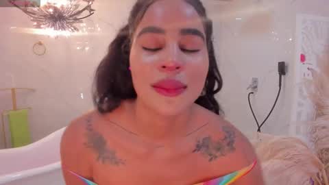 Snapshot of riby_ chatting on October 19, 7:14 pm riby online show from October 19, 7:14 pm
