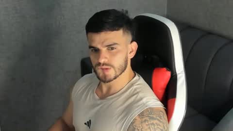 Snapshot of ricardogonzalez666 chatting on January 3, 1:05 am ricardogonzalez666 online show from January 3, 1:05 am