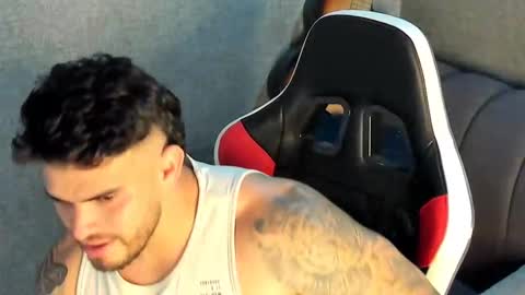 Snapshot of ricardogonzalez666 chatting on October 13, 8:53 pm ricardogonzalez666 online show from October 13, 8:53 pm