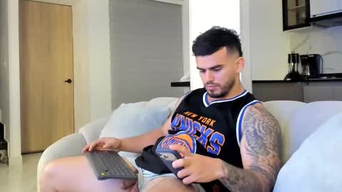 ricardogonzalez666 online show from January 15, 2:05 am