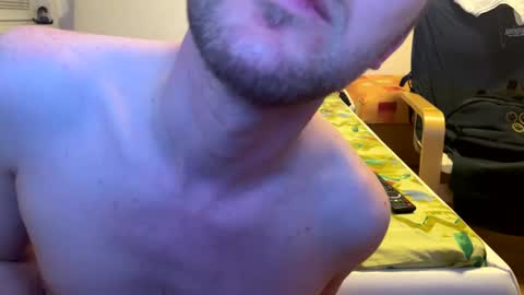 Snapshot of ricciardio chatting on February 11, 11:01 pm ricciardio online show from February 11, 11:01 pm