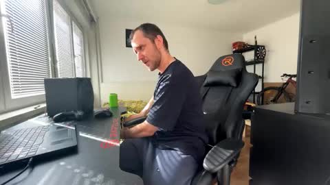 Snapshot of ricciardio chatting on October 16, 10:16 am ricciardio online show from October 16, 10:16 am