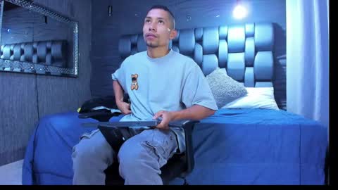 Snapshot of richar_voller chatting on December 30, 11:37 am richar_voller online show from December 30, 11:37 am