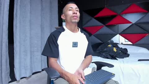 Snapshot of richar_voller chatting on January 13, 11:19 am richar_voller online show from January 13, 11:19 am