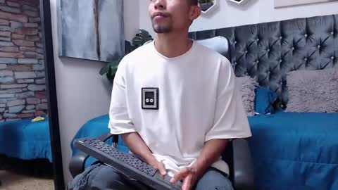 Snapshot of richar_voller chatting on January 21, 11:13 am richar_voller online show from January 21, 11:13 am