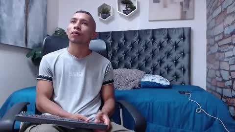 Snapshot of richar_voller chatting on January 22, 11:12 am richar_voller online show from January 22, 11:12 am