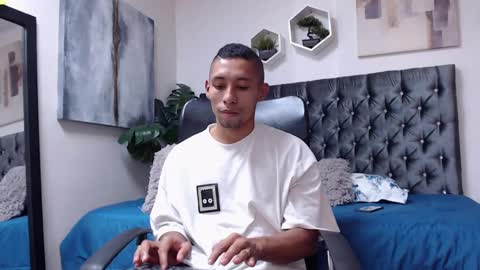 Snapshot of richar_voller chatting on January 25, 5:40 pm richar_voller online show from January 25, 5:40 pm