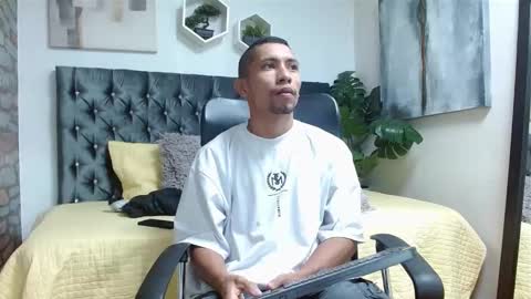 Snapshot of richar_voller chatting on February 10, 11:15 am richar_voller online show from February 10, 11:15 am