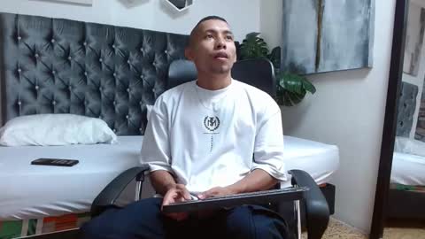 Snapshot of richar_voller chatting on February 24, 11:21 am richar_voller online show from February 24, 11:21 am