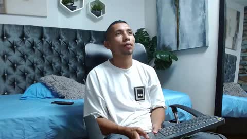 Snapshot of richar_voller chatting on February 26, 4:56 pm richar_voller online show from February 26, 4:56 pm