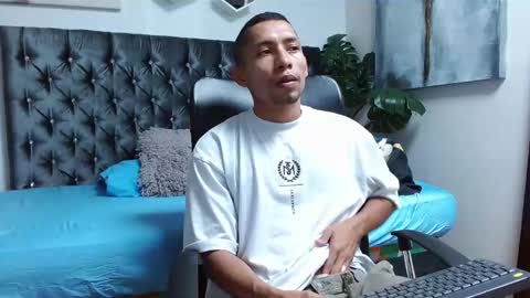 Snapshot of richar_voller chatting on February 28, 11:14 am richar_voller online show from February 28, 11:14 am