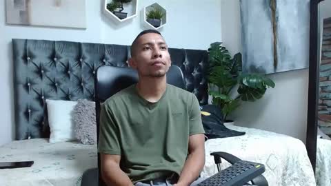 Snapshot of richar_voller chatting on March 8, 11:27 am richar_voller online show from March 8, 11:27 am