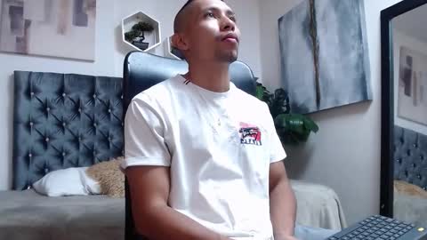 Snapshot of richar_voller chatting on October 1, 11:16 am richar_voller online show from October 1, 11:16 am