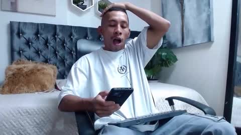 Snapshot of richar_voller chatting on October 7, 11:18 am richar_voller online show from October 7, 11:18 am