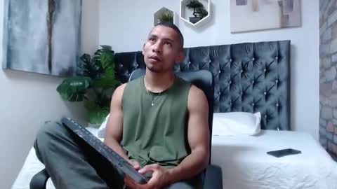 Snapshot of richar_voller chatting on November 20, 11:21 am richar_voller online show from November 20, 11:21 am