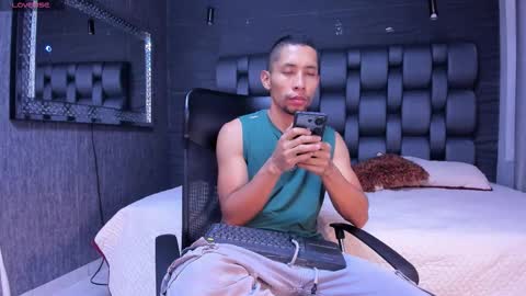 Snapshot of richar_voller chatting on November 27, 11:45 am richar_voller online show from November 27, 11:45 am