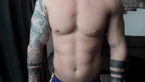 Snapshot of richarddarell chatting on December 14, 6:41 am RichardDarell online show from December 14, 6:41 am