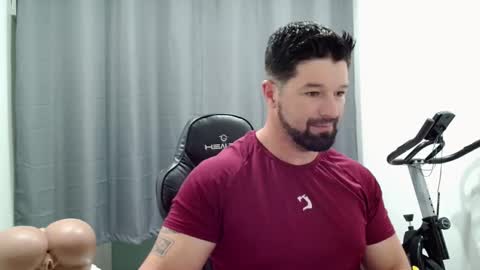 Snapshot of richrolland chatting on November 19, 3:39 am Rickseduction online show from November 19, 3:39 am