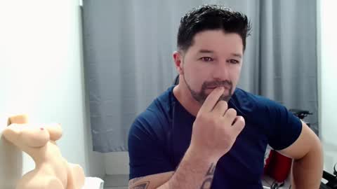 Snapshot of richrolland chatting on November 20, 3:28 am Rickseduction online show from November 20, 3:28 am