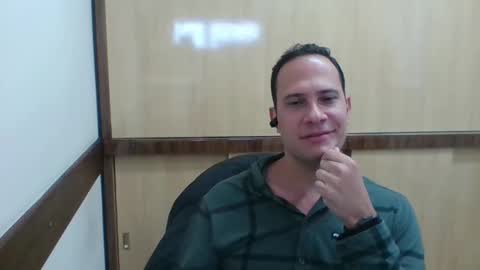 Snapshot of rick503835 chatting on November 3, 11:44 am Rick Arian online show from November 3, 11:44 am