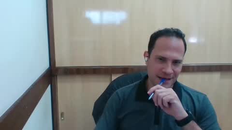 Snapshot of rick503835 chatting on November 17, 12:44 pm Rick Arian online show from November 17, 12:44 pm