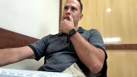 Snapshot of rick503835 chatting on December 1, 3:17 pm Rick Arian online show from December 1, 3:17 pm