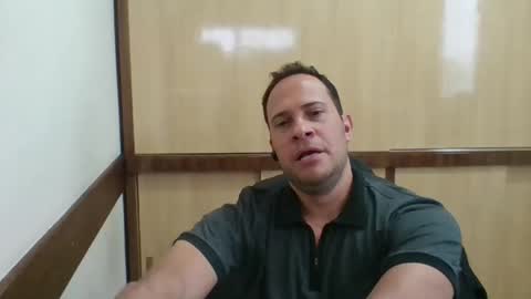 Snapshot of rick503835 chatting on December 18, 2:01 pm Rick Arian online show from December 18, 2:01 pm