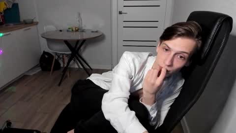 Snapshot of rick_reed chatting on November 27, 12:24 am Rick online show from November 27, 12:24 am