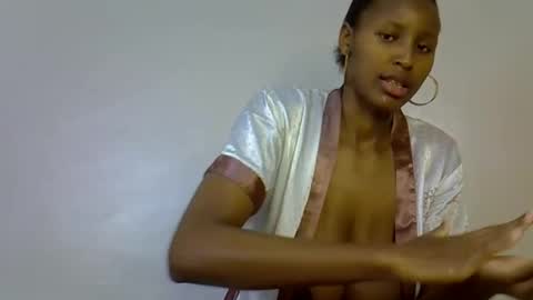 berry online show from November 11, 3:28 am