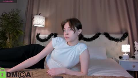 Snapshot of rihanna_walker chatting on December 2, 1:00 am rihanna_walker online show from December 2, 1:00 am