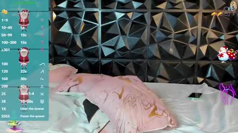 Snapshot of rihannagil chatting on December 18, 11:30 pm rihanna online show from December 18, 11:30 pm