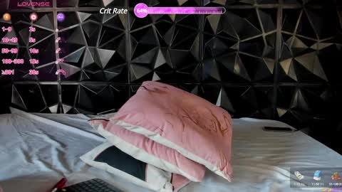 Snapshot of rihannagil chatting on January 14, 9:30 pm rihanna online show from January 14, 9:30 pm