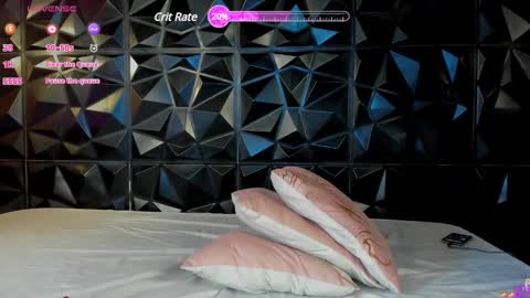 Snapshot of rihannagil chatting on February 15, 10:10 pm rihanna online show from February 15, 10:10 pm