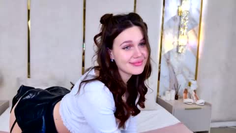 Rihanna online show from January 31, 7:11 pm