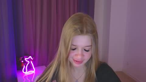 Snapshot of riinaaa chatting on October 4, 9:02 pm Rina online show from October 4, 9:02 pm