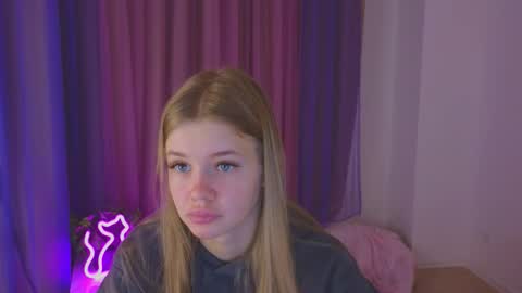 Snapshot of riinaaa chatting on October 13, 9:15 pm Rina online show from October 13, 9:15 pm