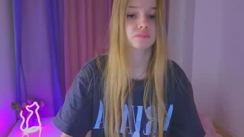 Snapshot of riinaaa chatting on October 20, 8:53 pm Rina online show from October 20, 8:53 pm