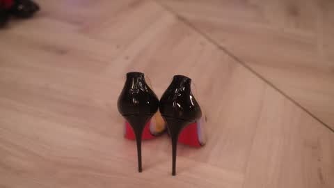    if you wanna buy smth stockingsph etc  custom videos or pics  online show from February 9, 3:01 pm