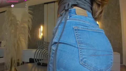 Riley Sierra online show from December 22, 12:35 pm