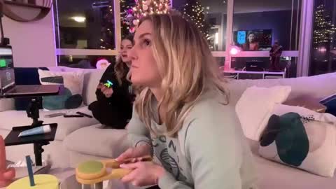 Snapshot of rileydepp chatting on February 3, 12:04 am riley depp online show from February 3, 12:04 am