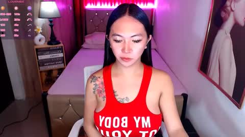 Snapshot of rileymillerx chatting on December 9, 11:26 am Riley online show from December 9, 11:26 am