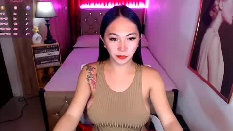 Snapshot of rileymillerx chatting on December 11, 12:02 pm Riley online show from December 11, 12:02 pm