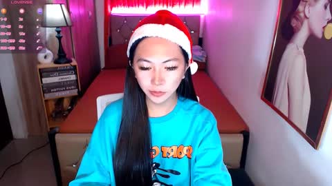 Snapshot of rileymillerx chatting on December 23, 8:44 am Riley online show from December 23, 8:44 am