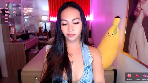 Snapshot of rileymillerx chatting on January 11, 5:51 pm Riley online show from January 11, 5:51 pm