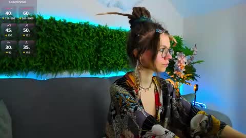 Snapshot of rin_skylar chatting on October 27, 7:34 am Rin online show from October 27, 7:34 am