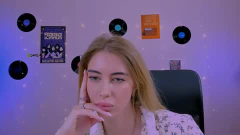 Rina online show from May 5, 8:33 am