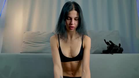 Snapshot of rinacain chatting on November 10, 4:44 am RINA online show from November 10, 4:44 am