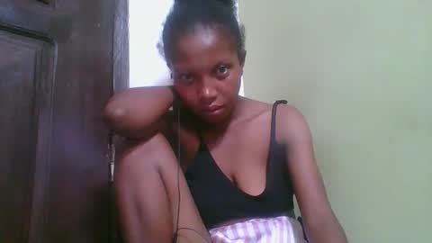 Snapshot of rinah654271 chatting on February 3, 6:46 pm rinah654271 online show from February 3, 6:46 pm