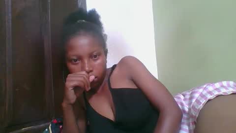 Snapshot of rinah654271 chatting on February 4, 6:52 am rinah654271 online show from February 4, 6:52 am